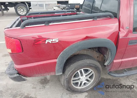 2004 Chevrolet S-10 Ls из США, поврежденный, VIN 1GCDT13X44K103486